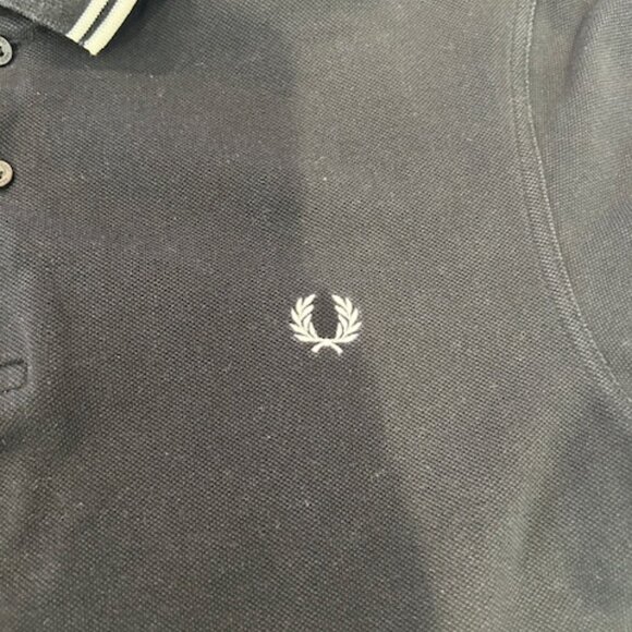 The FRED PERRY Shirt - Size: Large/Men - Picture 3 of 7
